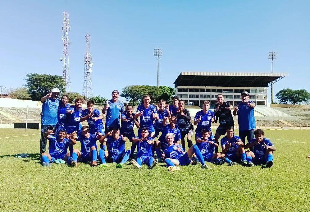 Dérbinho: Rio Claro FC levou a melhor no Sub-14 e deu empate no Sub-12 em  jogos disputados no Benitão - Diário do Rio Claro